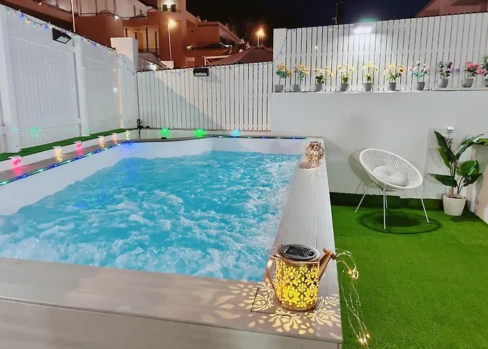 Big Villa Puerto Rico With Heated Saltwater Jacuzzi Pool & Bbq & Private Parking