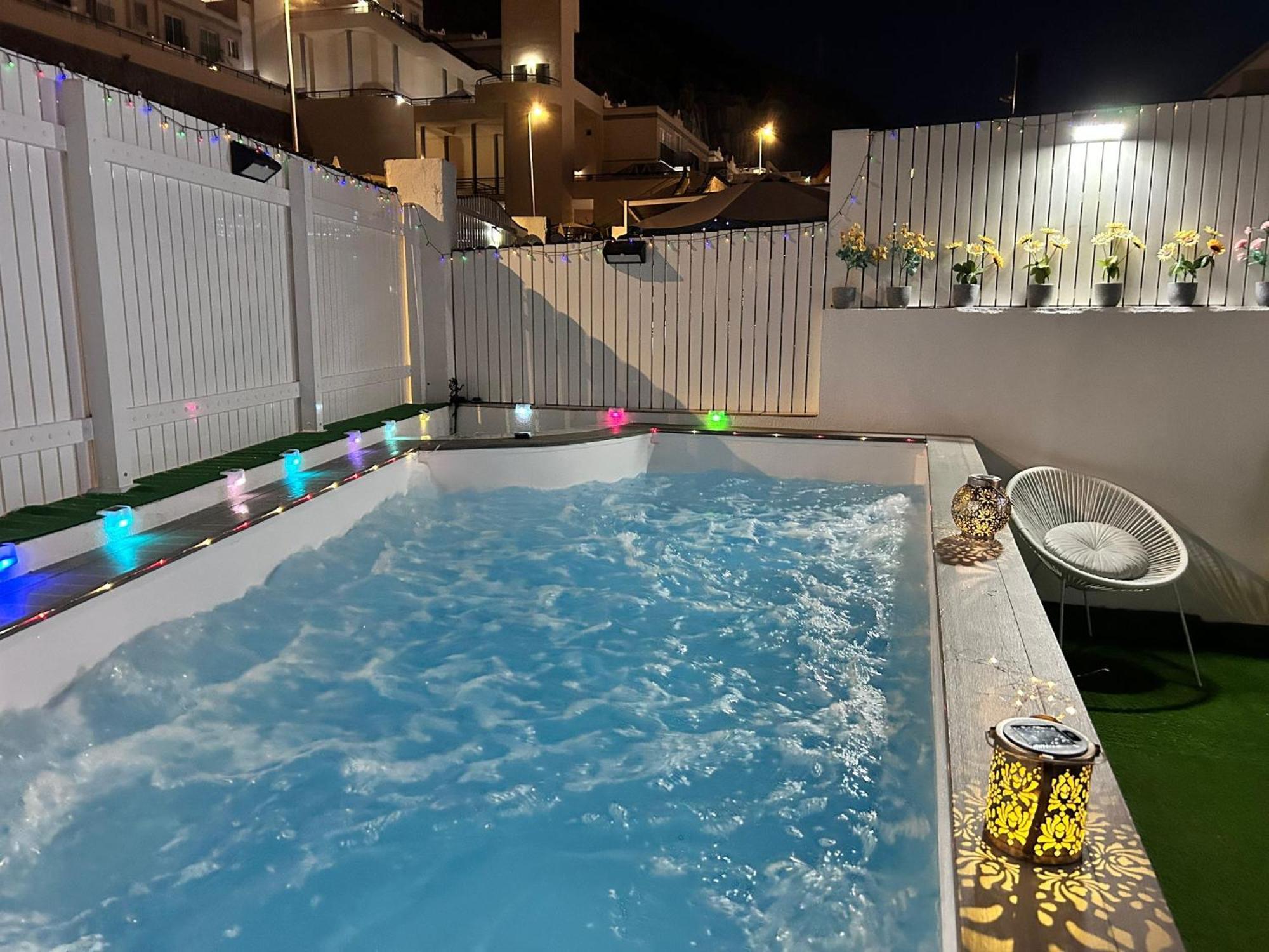 Big Puerto Rico With Heated Saltwater Jacuzzi Pool & Bbq & Private Parking *